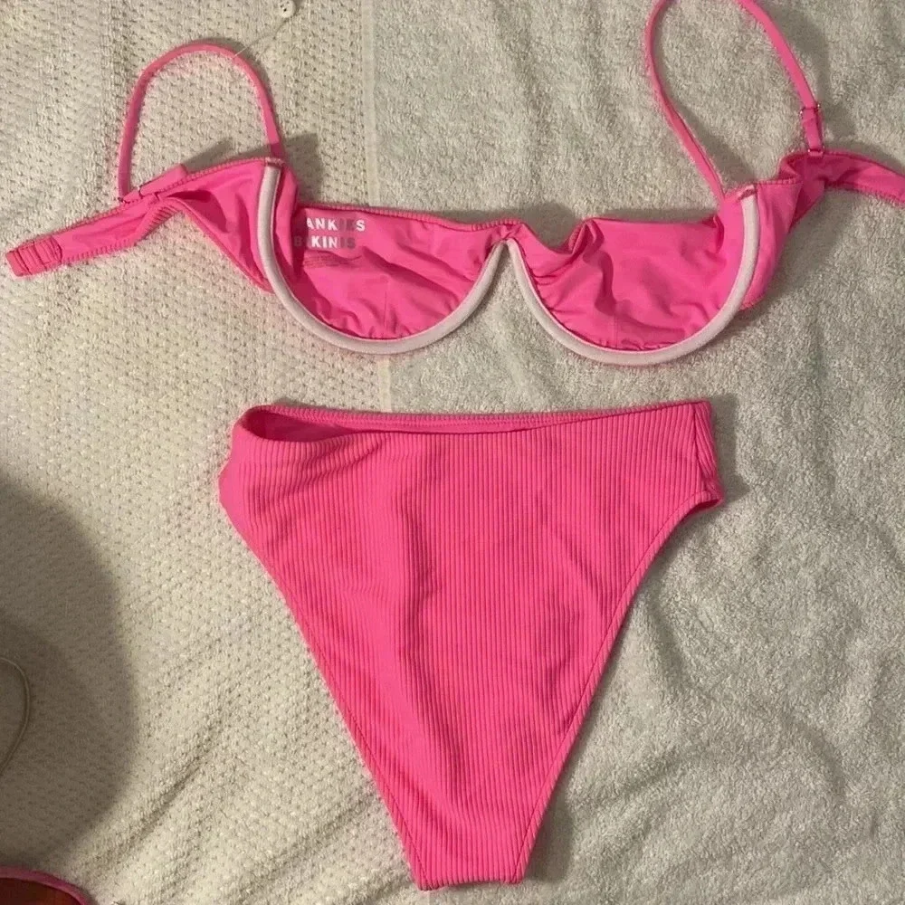 FRANKIE'S Ribbed Bikini (Tolly Underwire Top + Jenna High Waist Bottoms)